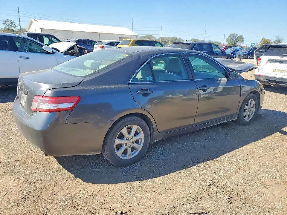 2011 TOYOTA CAMRY LE  