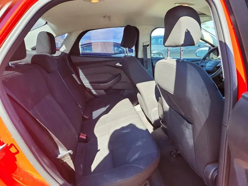 2016 FORD FOCUS SE  