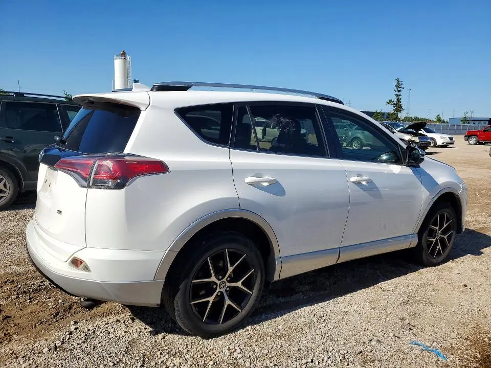 2016 TOYOTA RAV4 SE  