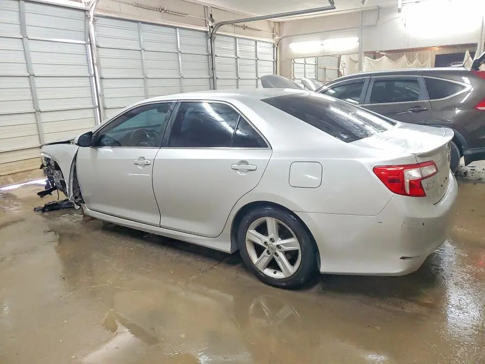 2013 TOYOTA CAMRY SE  