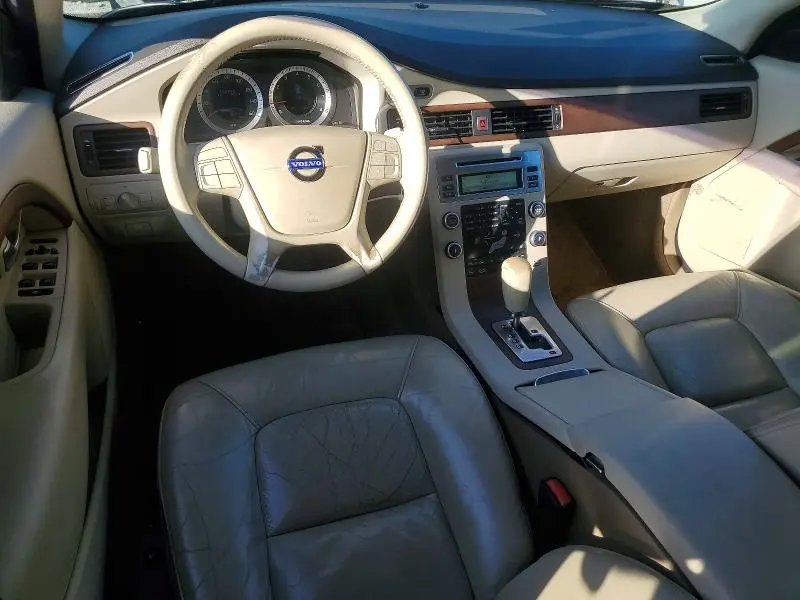 2010 VOLV XC70 3.2   