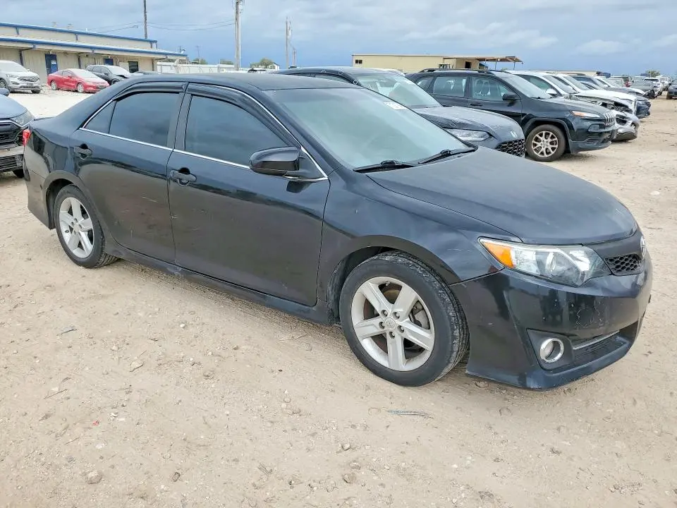 2012 TOYOTA CAMRY SE  