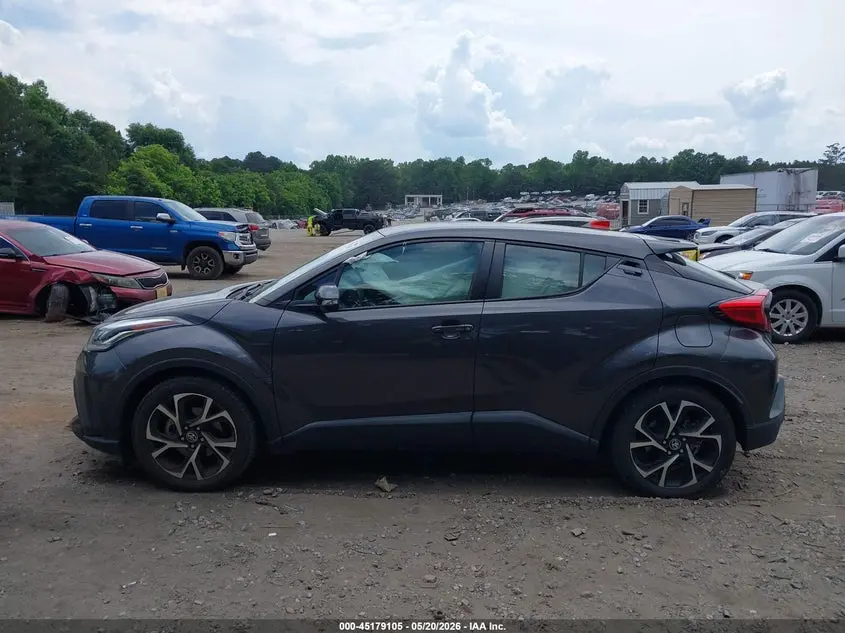 2021 TOYOTA C-HR XLE