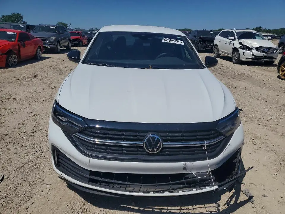 2024 VOLKSWAGEN JETTA SPORT  
