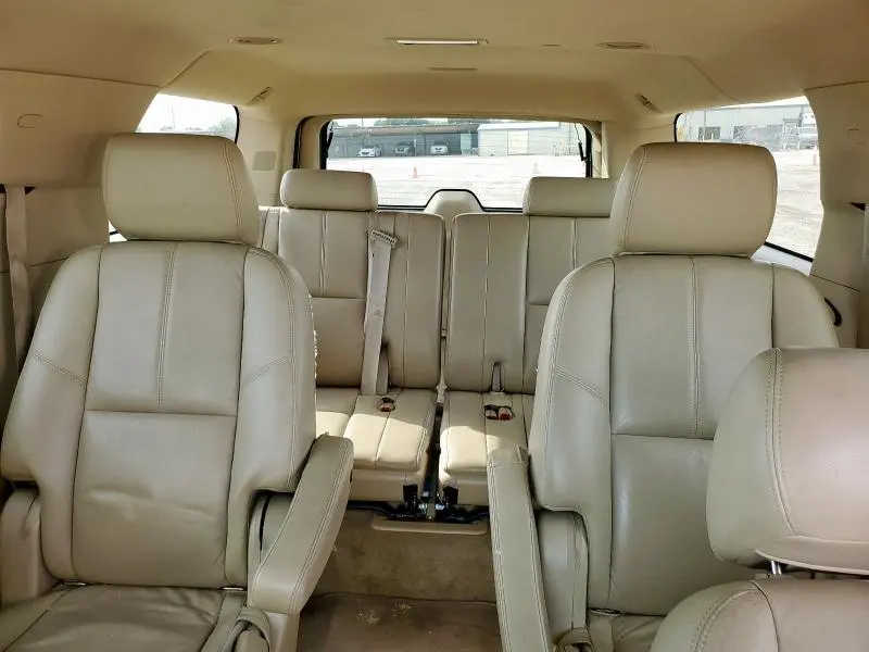 2011 CHEVROLET SUBURBAN C1500 LT  