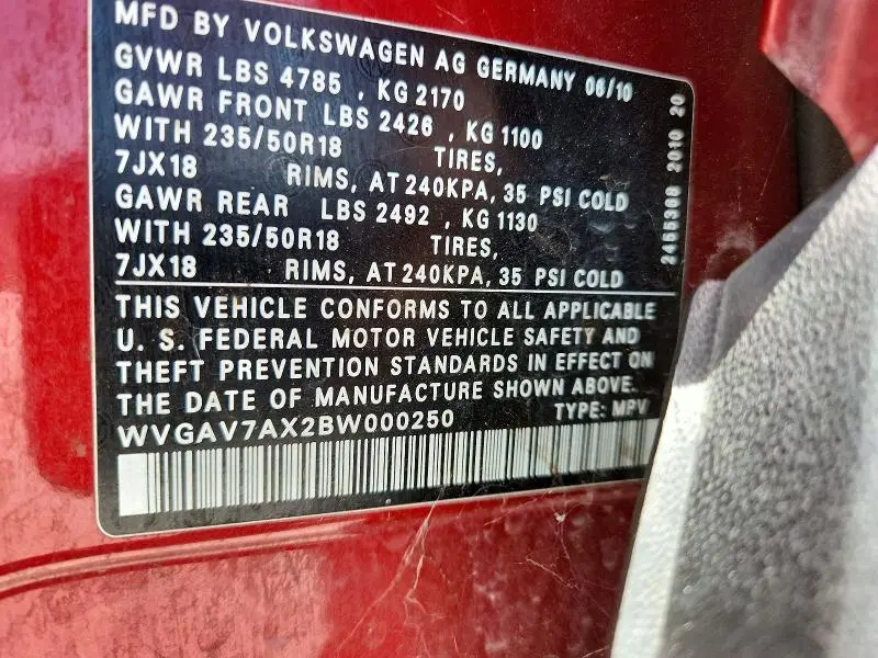 2011 VOLKSWAGEN TIGUAN S  