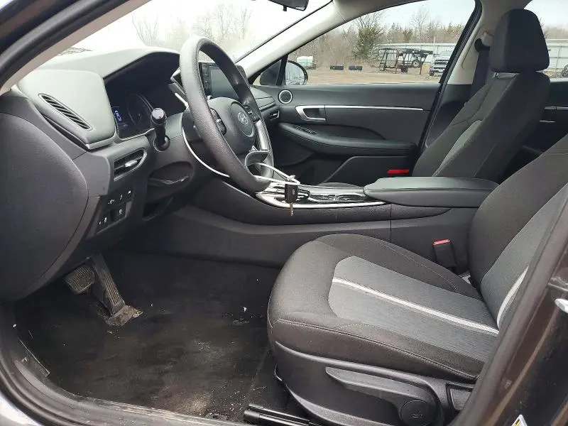 2022 HYUNDAI SONATA SE  