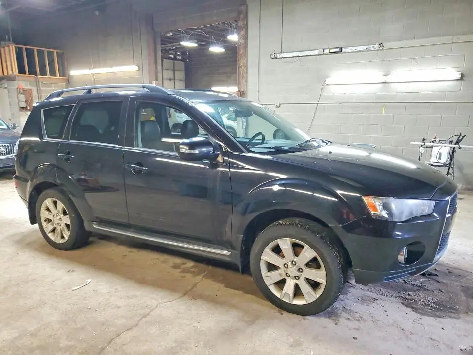 2010 MITSUBISHI OUTLANDER SE  