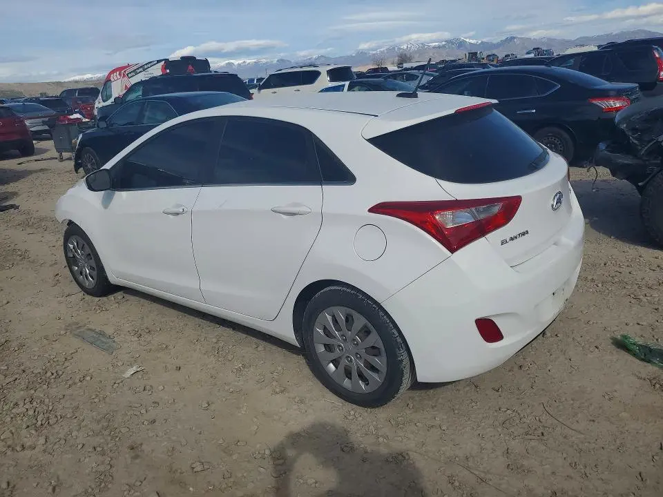 2017 HYUNDAI ELANTRA GT BASE  