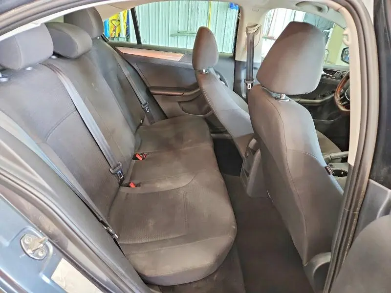 2016 VOLKSWAGEN JETTA SE  