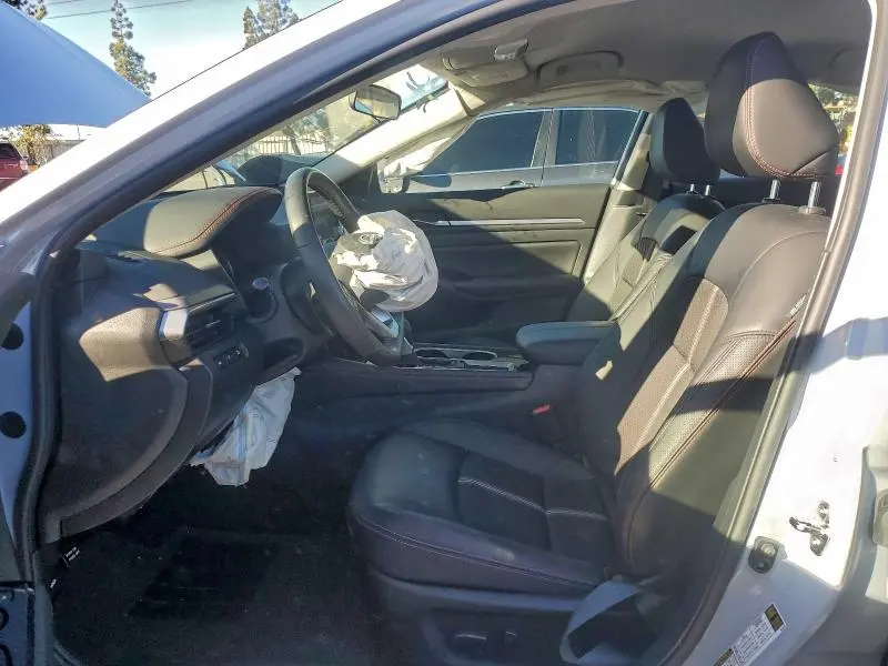 2024 NISSAN ALTIMA SR  