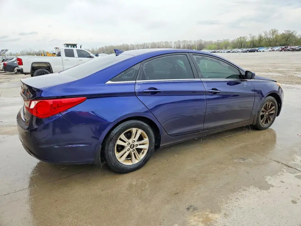 2013 HYUNDAI SONATA GLS  