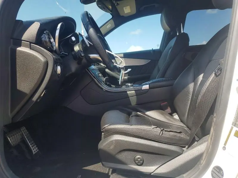2019 MERCEDES-BENZ GLC 300  
