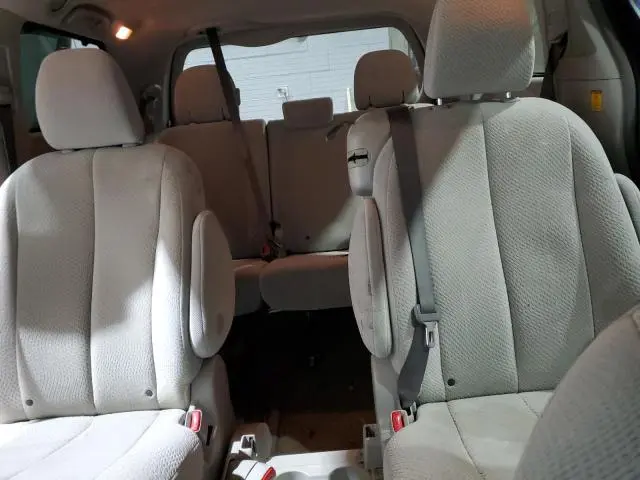 2013 TOYOTA SIENNA LE  