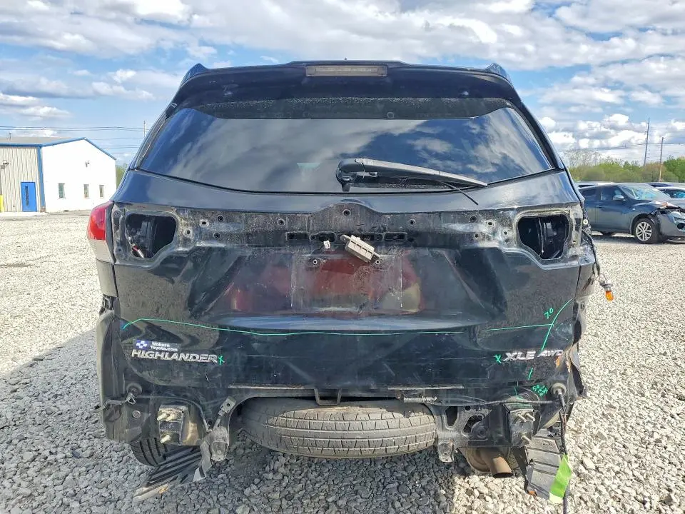 2017 TOYOTA HIGHLANDER XLE  