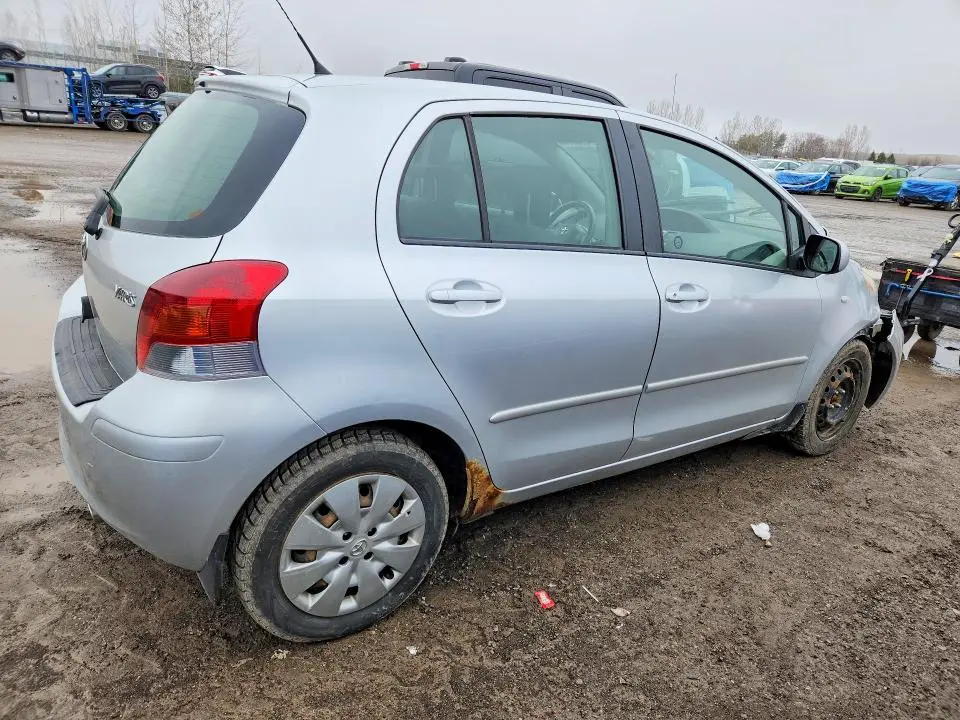 2010 TOYOTA YARIS BASE  