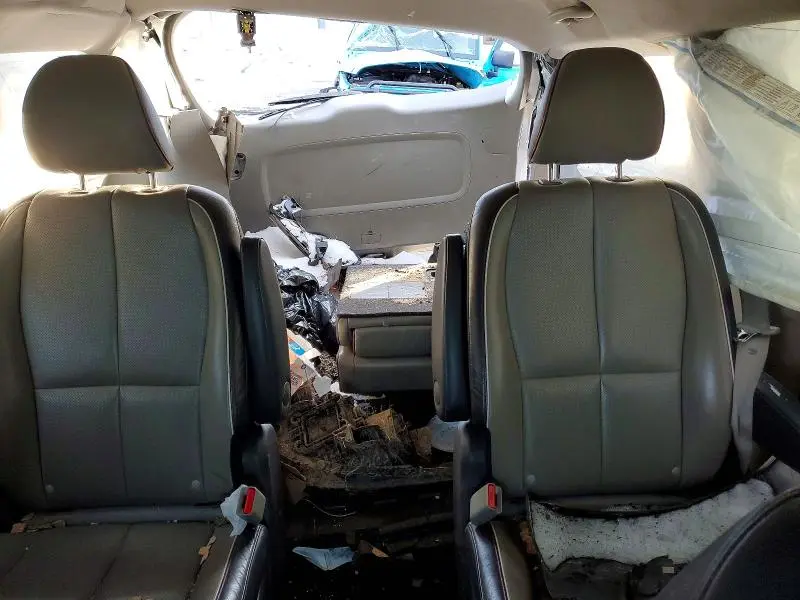 2018 KIA SEDONA EX  