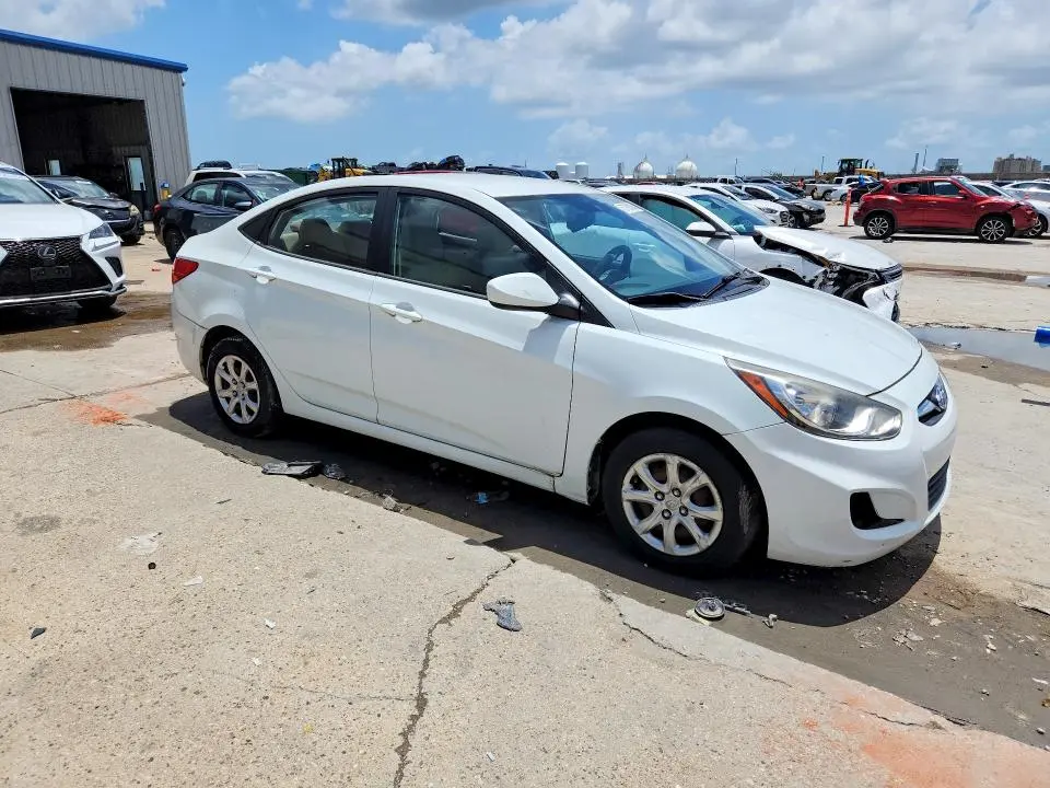 2013 HYUNDAI ACCENT GLS  