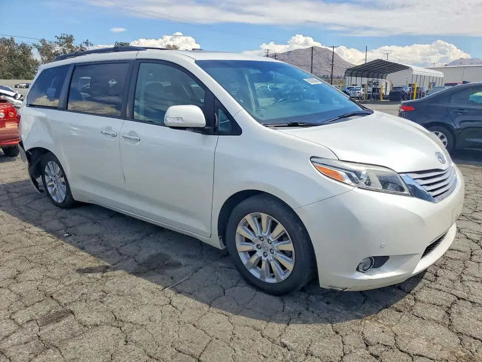2015 TOYOTA SIENNA LIMITED PREMIUM 7-PASSENGER  