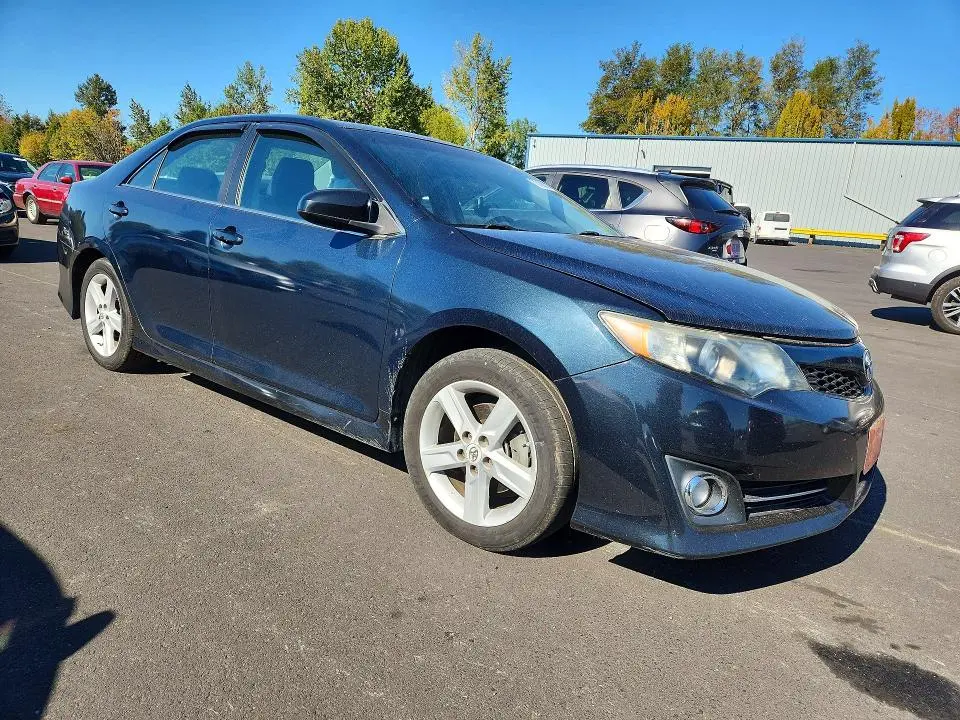 2012 TOYOTA CAMRY SE  