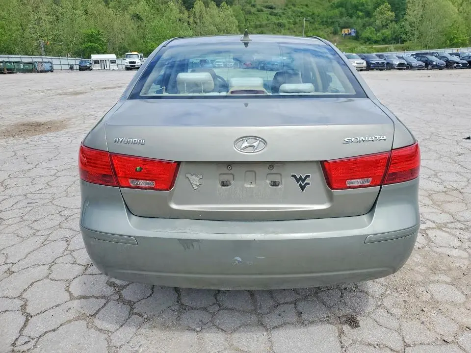 2010 HYUNDAI SONATA GLS  