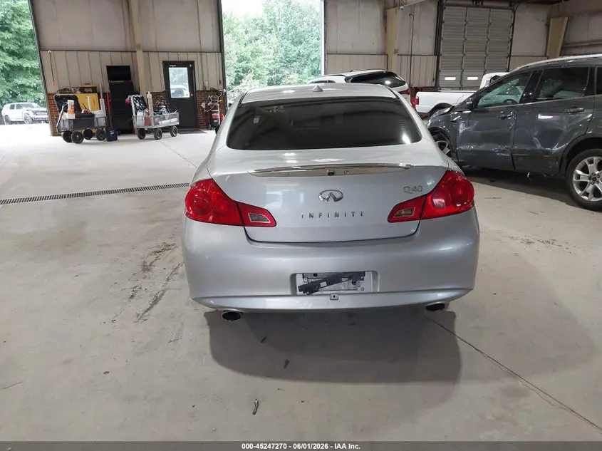 2015 INFINITI Q40  
