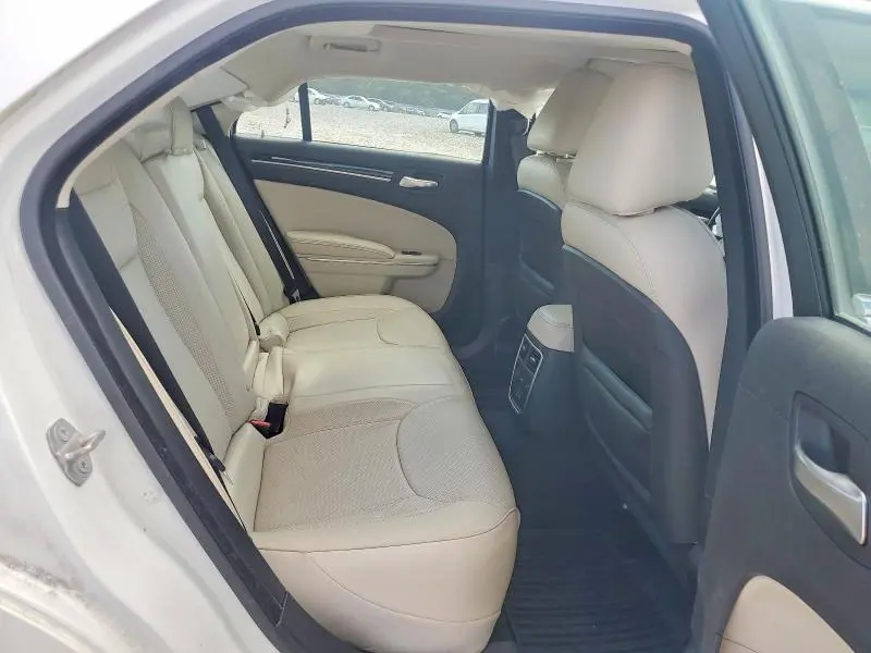 2015 CHRYSLER 300C   