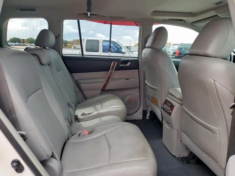 2011 TOYOTA HIGHLANDER LIMITED  