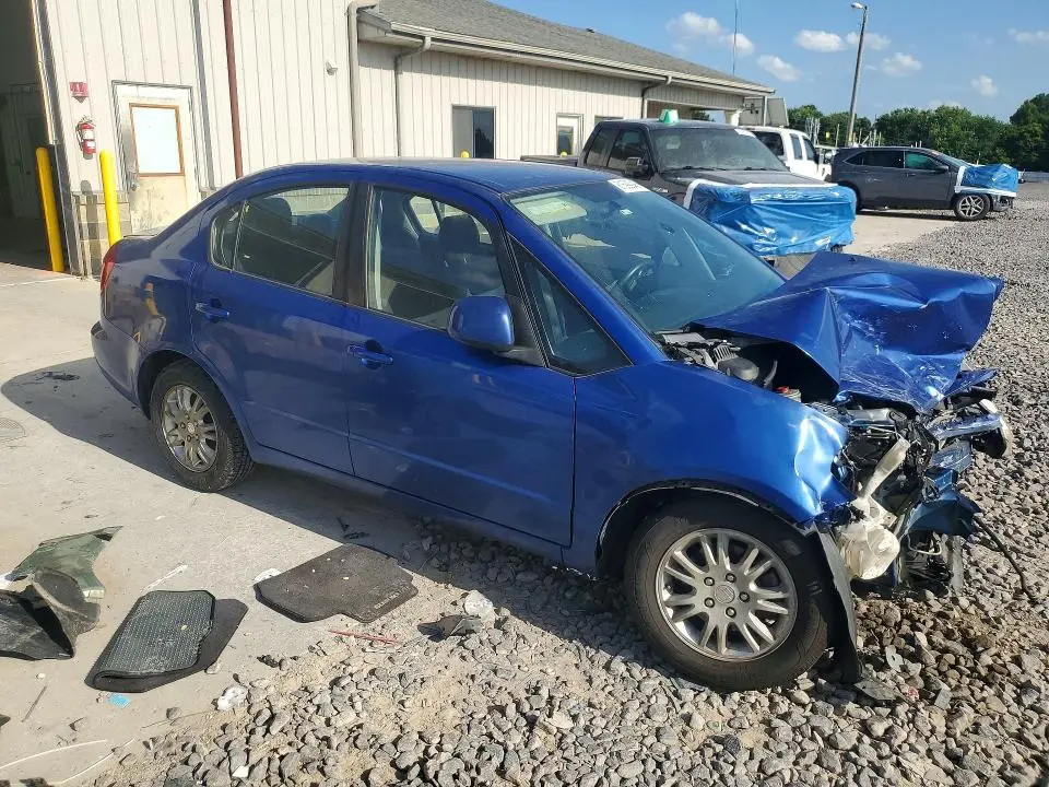 2013 SUZUKI SX4 LE  