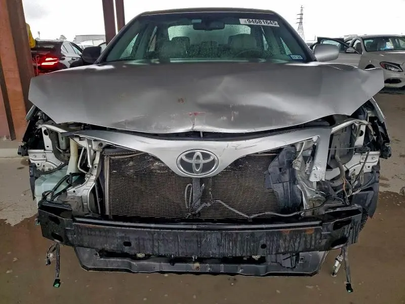 2011 TOYOTA CAMRY SE  