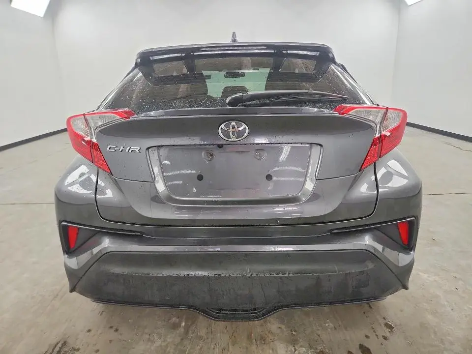 2021 TOYOTA C-HR LE  