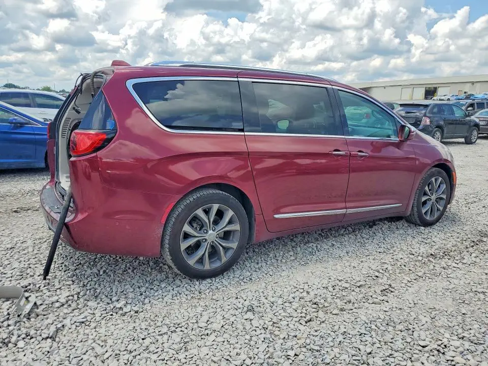 2017 CHRYSLER PACIFICA LIMITED  