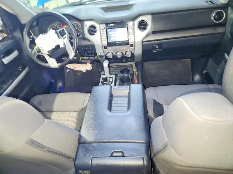 2017 TOYOTA TUNDRA SR5  