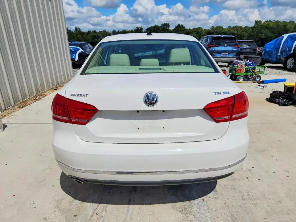 2015 VOLKSWAGEN PASSAT SEL  
