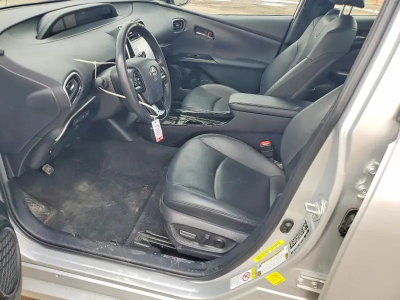 2020 TOYOTA PRIUS XLE  