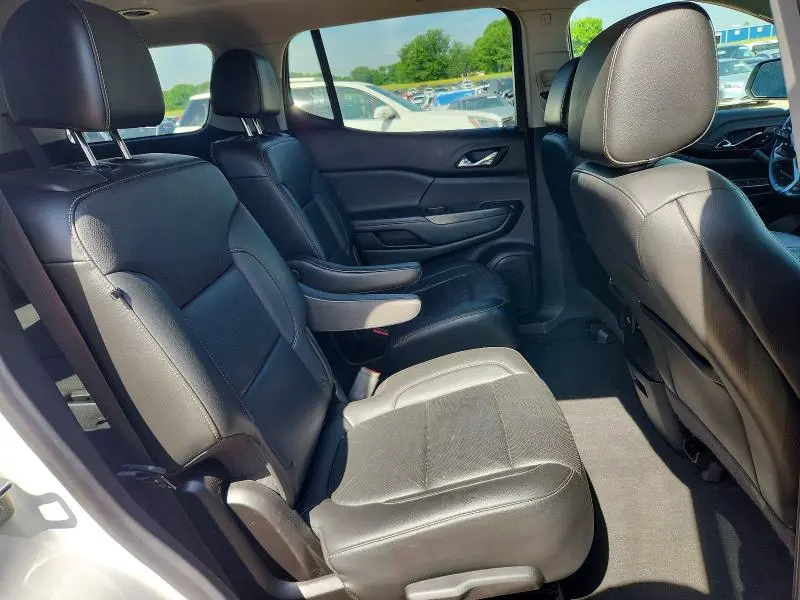 2021 GMC ACADIA SLT  