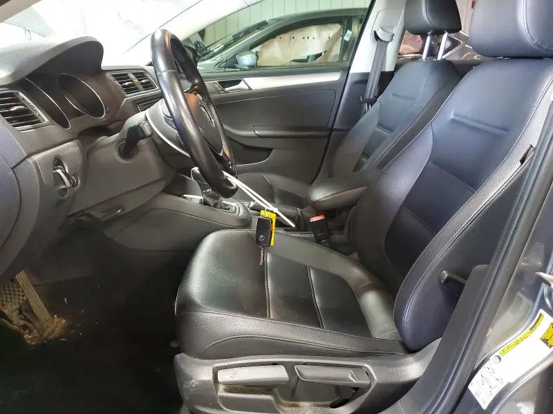 2016 VOLKSWAGEN JETTA SE  