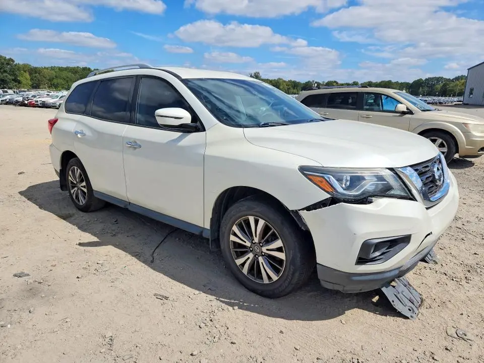 2017 NISSAN PATHFINDER SV  