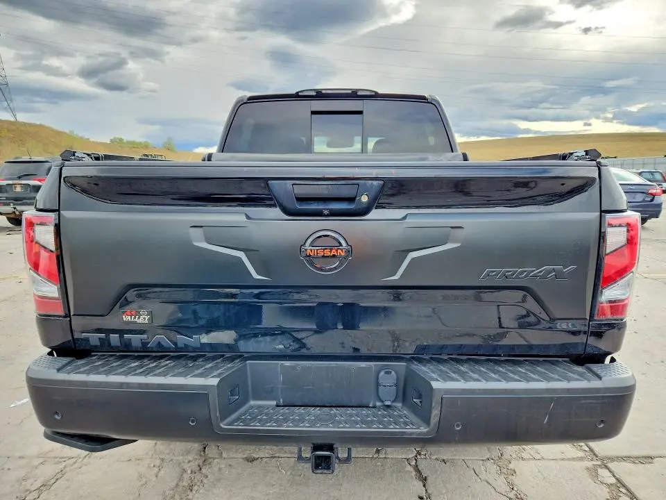 2021 NISSAN TITAN PRO-4X  