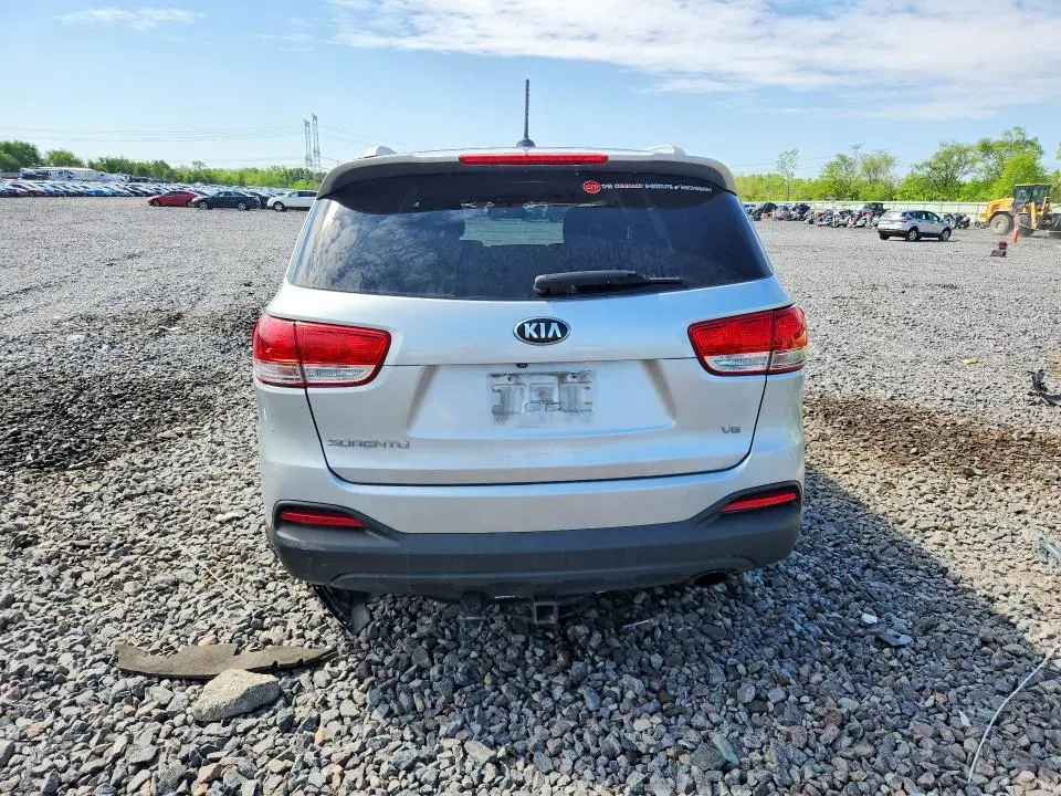 2017 KIA SORENTO LX V6  