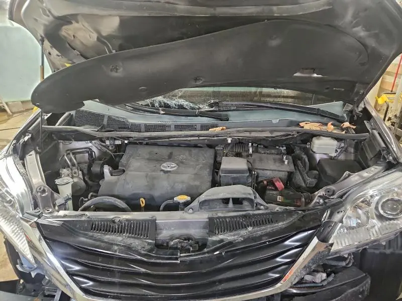 2012 TOYOTA SIENNA LE  