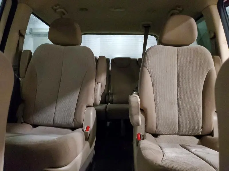 2014 KIA SEDONA LX  