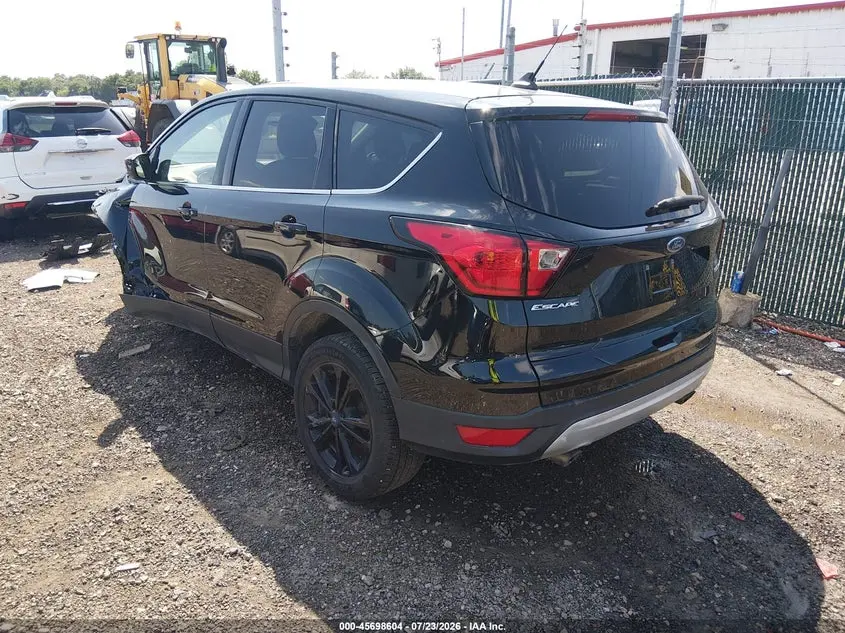 2019 FORD ESCAPE SE