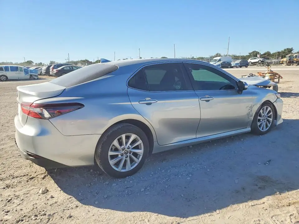 2022 TOYOTA CAMRY LE  