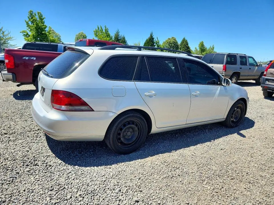 2010 VOLKSWAGEN JETTA S  