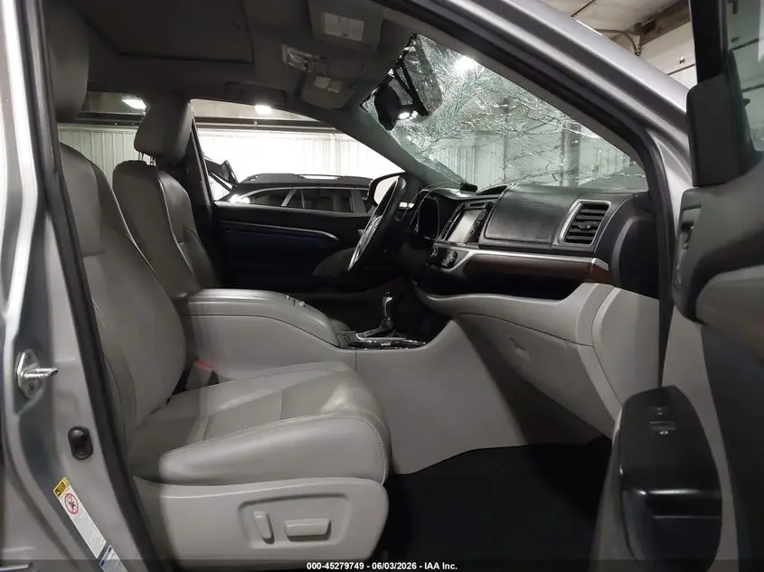 2016 TOYOTA HIGHLANDER LIMITED V6
