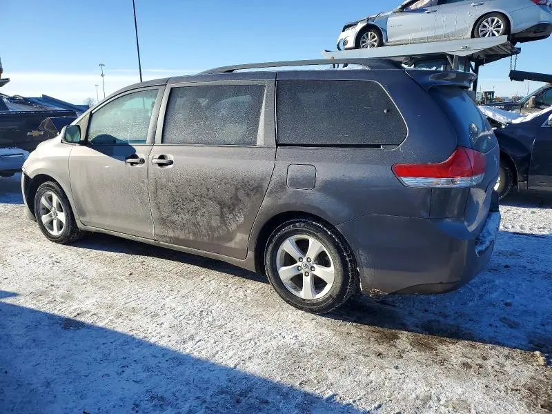 2013 TOYOTA SIENNA LE  
