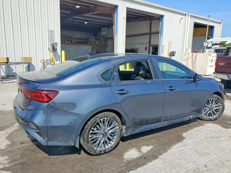 2023 KIA FORTE GT LINE  