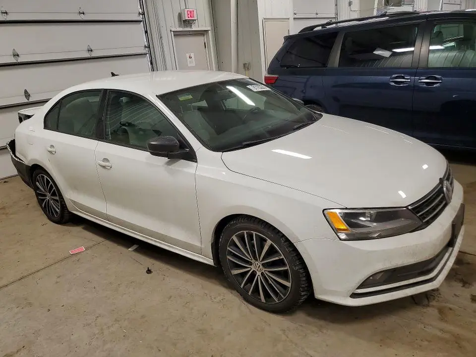 2016 VOLKSWAGEN JETTA SPORT  