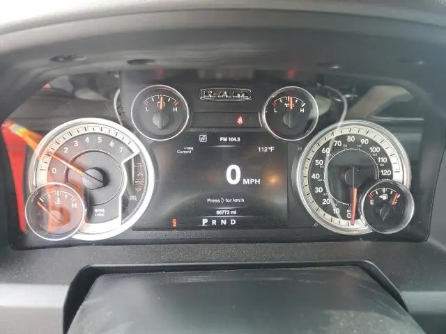 2016 RAM 1500 SLT  